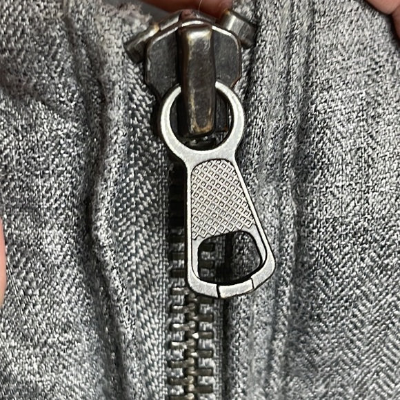 OLD NAVY PUFFER VEST - Picture 4 of 14